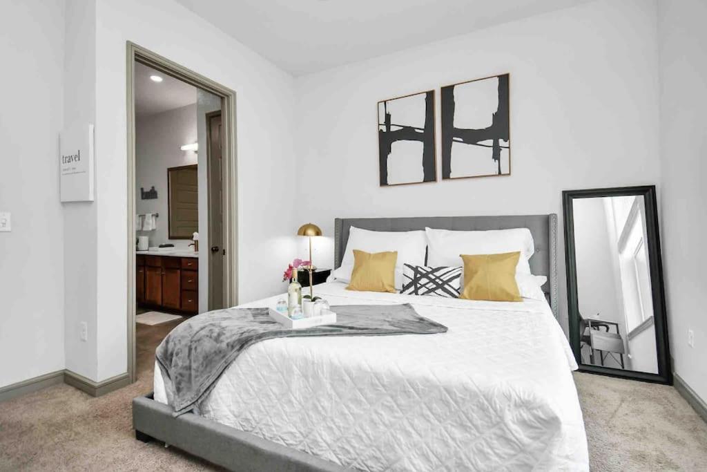 Apartment Htown Downtown Oasis
